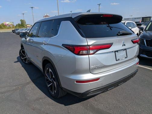 2022 Mitsubishi Outlander ES