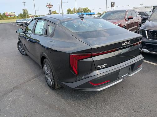 2025 Kia K4 LX