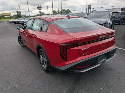 2025 Kia K4 LXS
