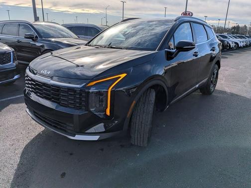Black 2026 Kia Sportage Hybrid EX