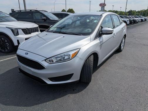 Ingot Silver 2016 Ford Focus SE