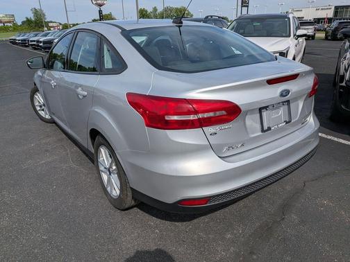 Ingot Silver 2016 Ford Focus SE
