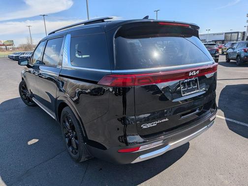 2022 Kia Carnival SX