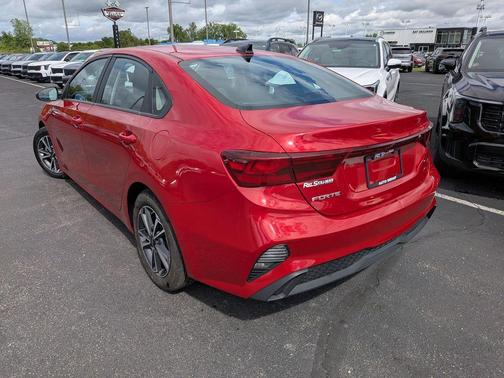 Currant Red 2024 Kia Forte LXS