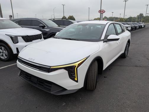 2025 Kia K4 LX