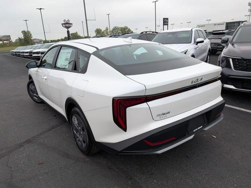 2025 Kia K4 LX