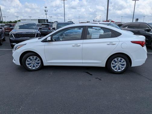 2020 Hyundai Accent SE