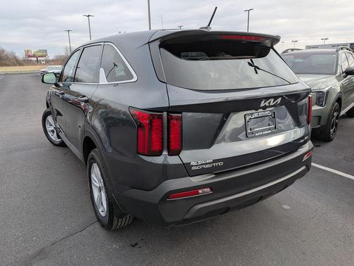 2023 Kia Sorento LX