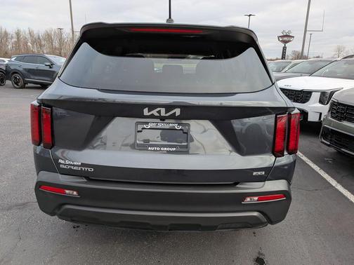 2023 Kia Sorento LX