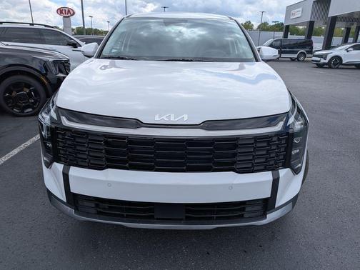 White Pearl 2026 Kia Sportage EX