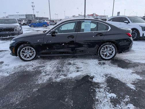 2025 BMW 330 i xDrive