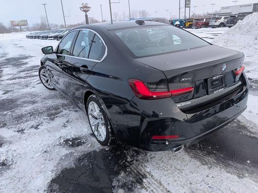 2025 BMW 330 i xDrive