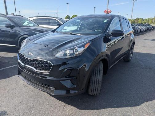 Black Cherry 2022 Kia Sportage LX