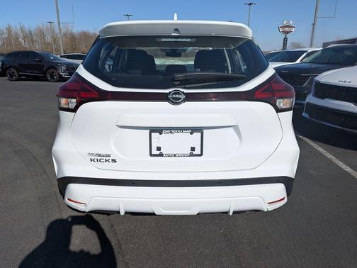 2022 Nissan Kicks S