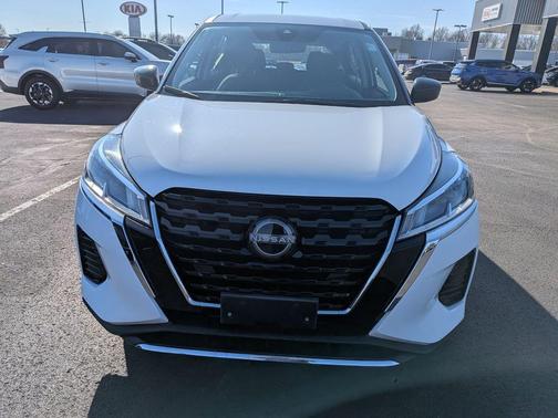 2022 Nissan Kicks S