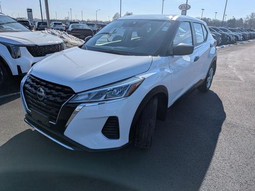 2022 Nissan Kicks S