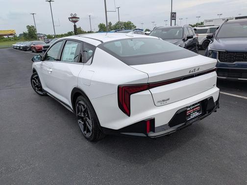 2025 Kia K4 GT-Line