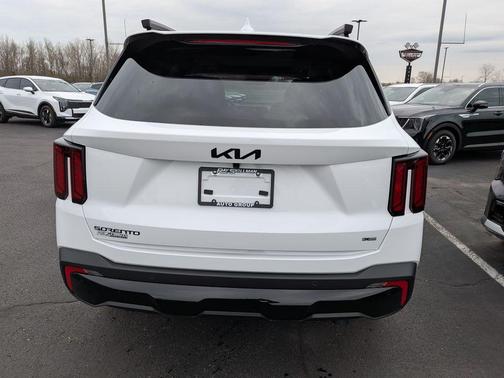 Glacial White Pearl 2026 Kia Sorento X-Line EX