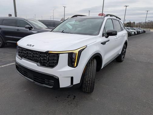 Glacial White Pearl 2026 Kia Sorento X-Line EX