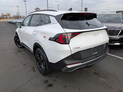 Glacial White Pearl 2026 Kia Sportage EX