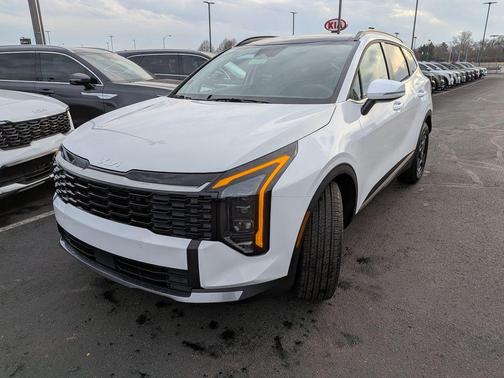 Glacial White Pearl 2026 Kia Sportage EX