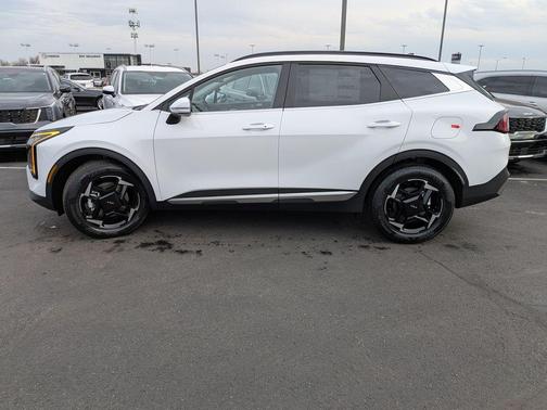 Glacial White Pearl 2026 Kia Sportage EX