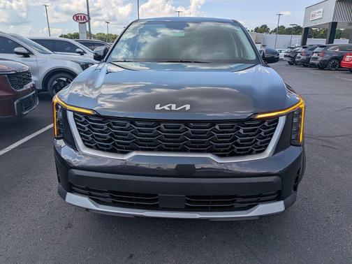 2025 Kia Sorento LX