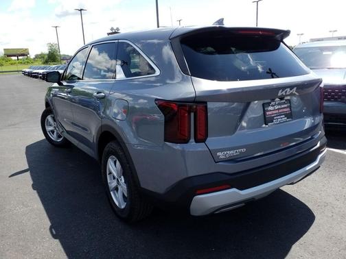 2025 Kia Sorento LX