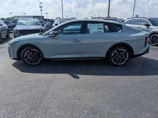 2025 Kia K4 GT-Line