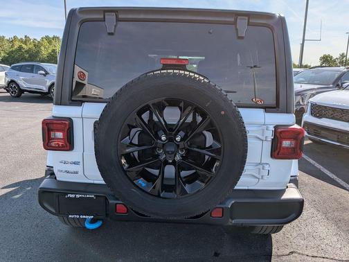 Bright White Clearcoat 2022 Jeep Wrangler Unlimited 4xe Sahara