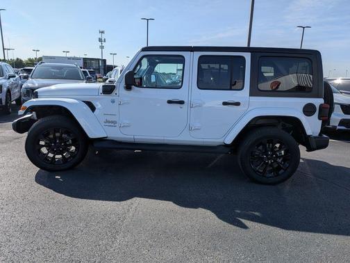 Bright White Clearcoat 2022 Jeep Wrangler Unlimited 4xe Sahara