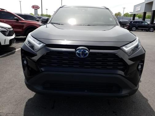 2022 Toyota RAV4 Hybrid XLE