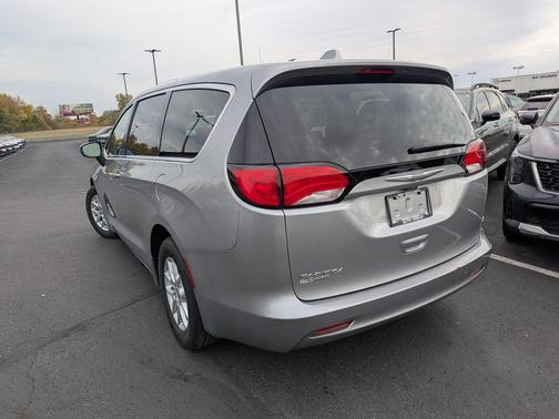 2017 Chrysler Pacifica Touring