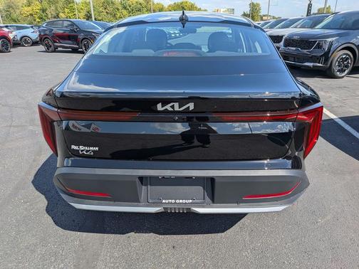 2025 Kia K4 LX