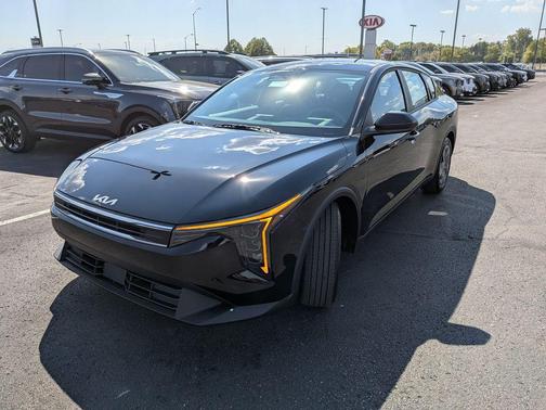 2025 Kia K4 LX