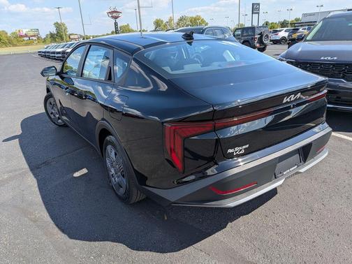 2025 Kia K4 LX