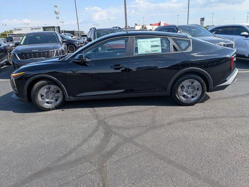 2025 Kia K4 LX