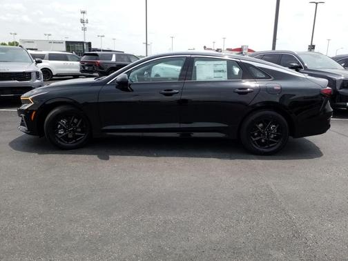 2025 Kia K5 LXS