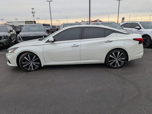 2020 Nissan Altima 2.0 Platinum