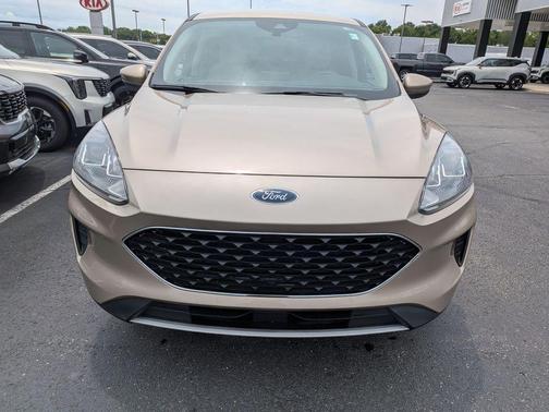 Desert Gold Metallic 2020 Ford Escape SE