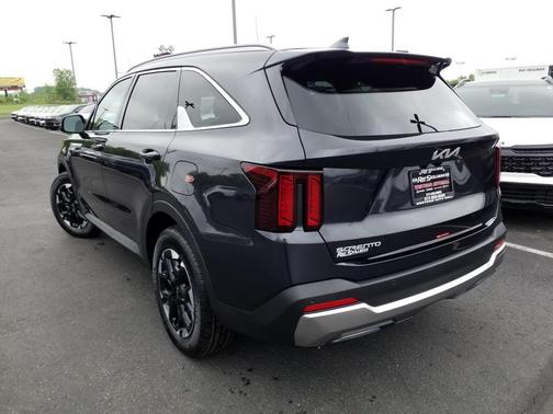 2025 Kia Sorento S