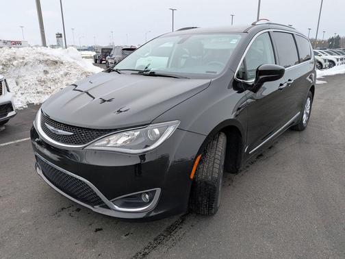 2019 Chrysler Pacifica Touring-L
