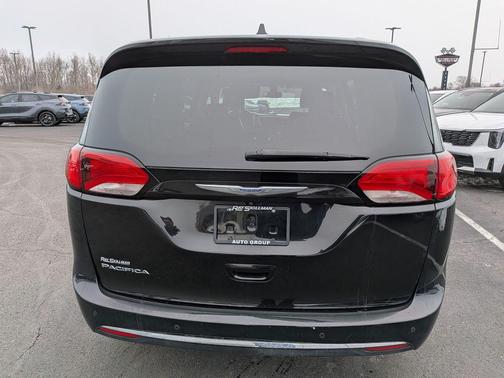 2019 Chrysler Pacifica Touring-L