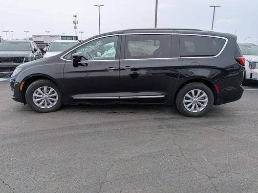 2019 Chrysler Pacifica Touring-L