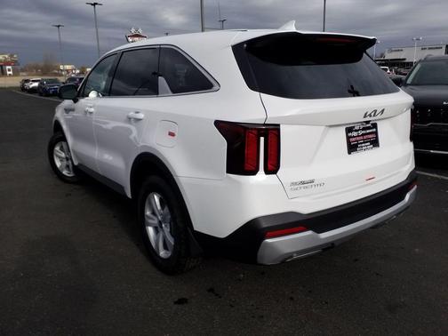 2025 Kia Sorento LX