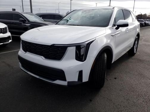 2025 Kia Sorento LX