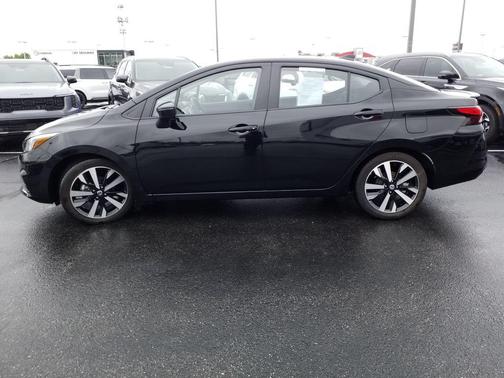 2022 Nissan Versa 1.6 SR