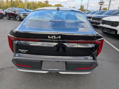 2025 Kia K4 LXS
