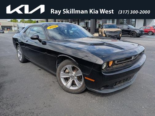 Pitch Black Clearcoat 2022 Dodge Challenger SXT
