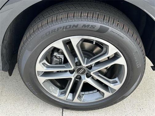 2025 Audi Q5 Premium Plus